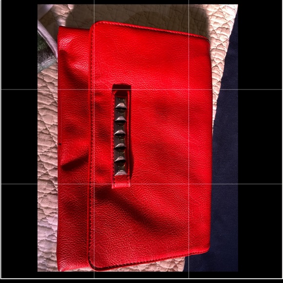 Red clutch - Picture 1 of 7